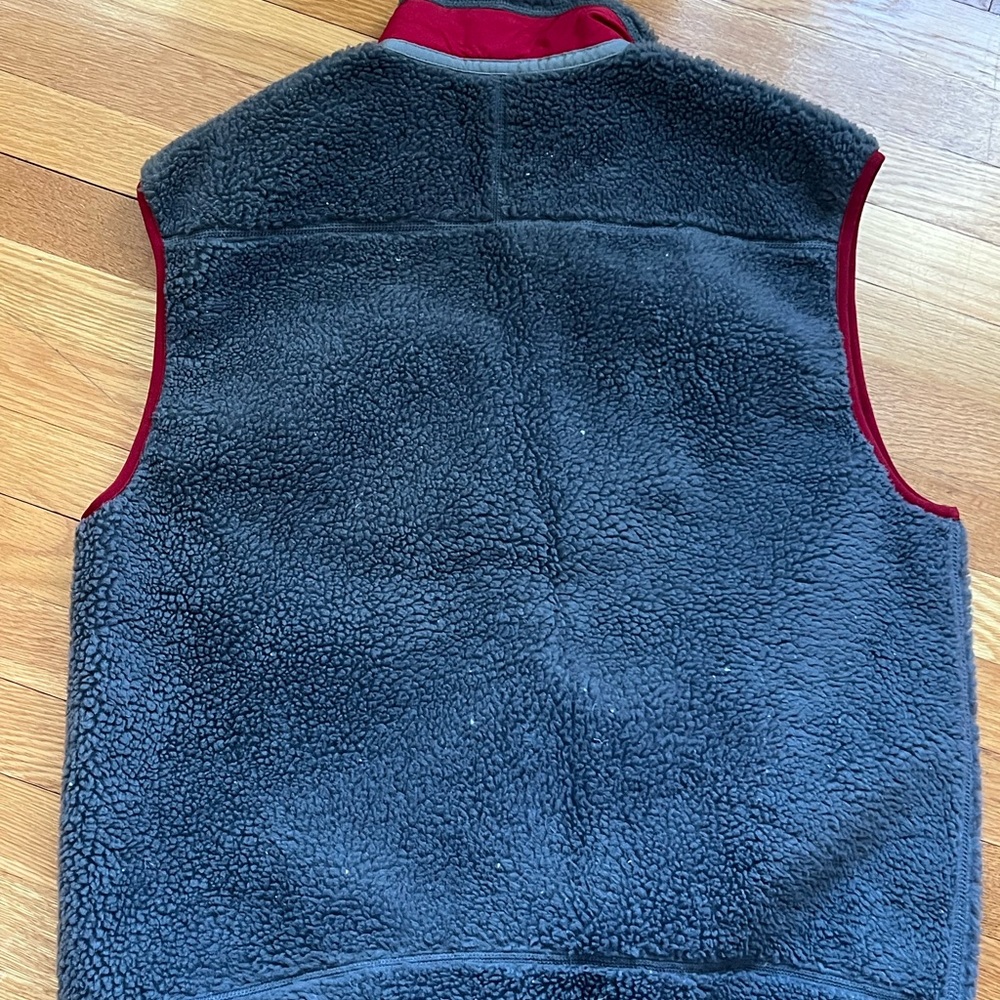 Patagonia Mens grey red full zip classic retro vest XL.